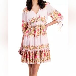 TAYLOR Smocked Waist Spring Gardenia Floral Dress - 6 Medium